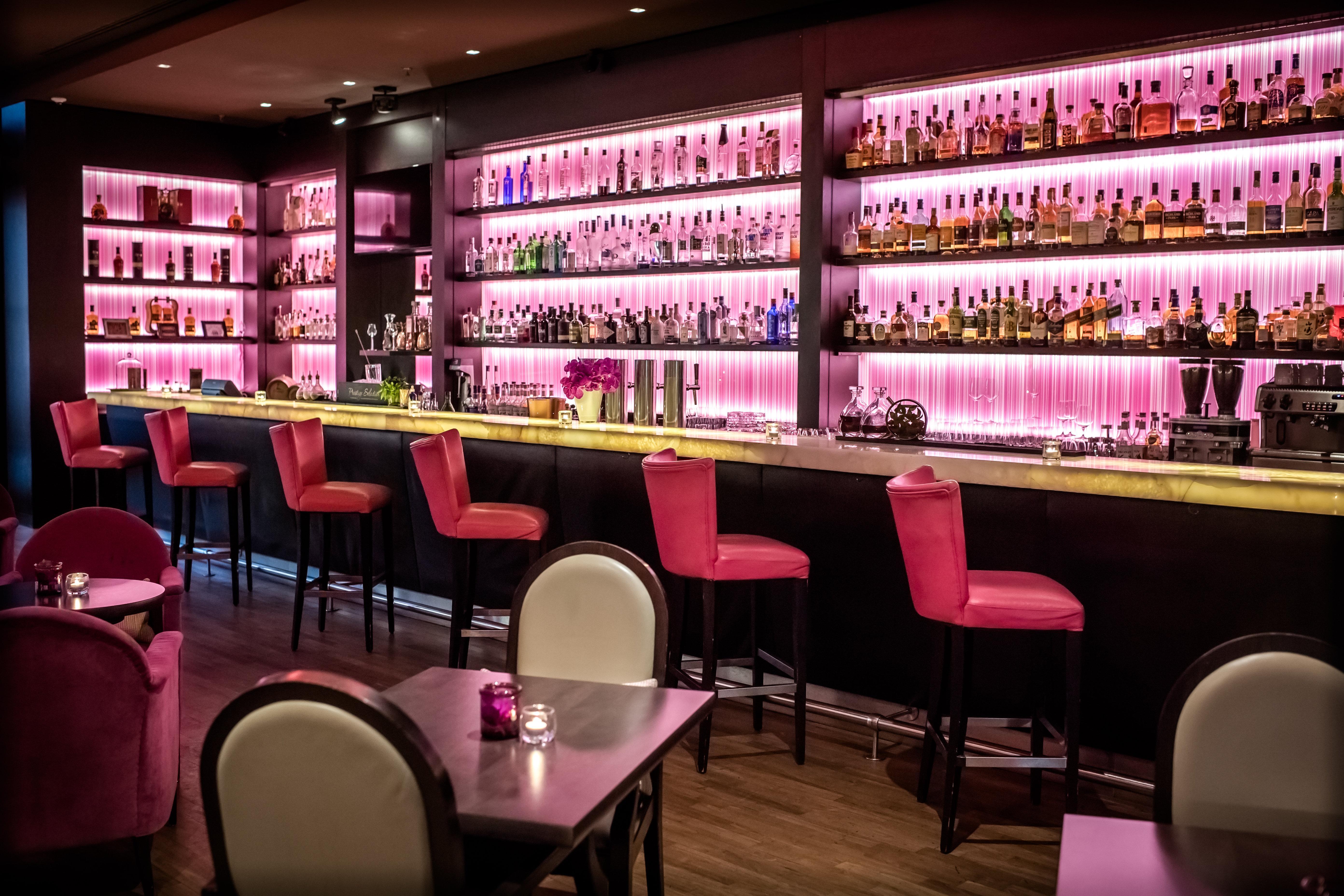 Hotel InterContinental - Düsseldorf Esterno foto The bar at the London Hilton on Park Lane
